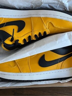 Nike Air Jordan 1 Low Men’s Low-Top Sneakers - Yellow & Black